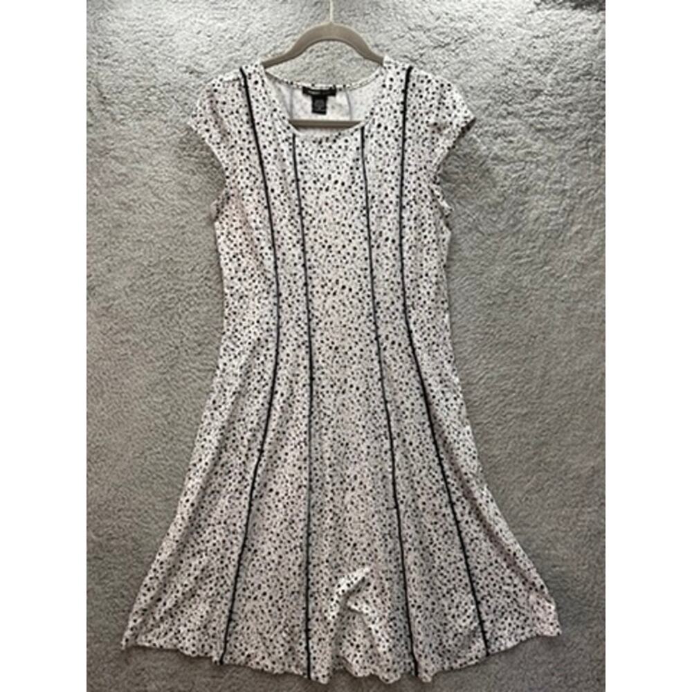 Robert Louis Women's Medium Dress Stretchy Vertical Lines Modern‎ Print